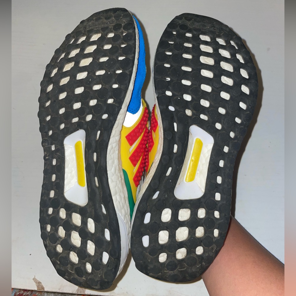 adidas Ultra Boost DNA x Lego MultiColor ❤️💛💚💙Woman’s 7 RARE Sneakers - Picture 8 of 12